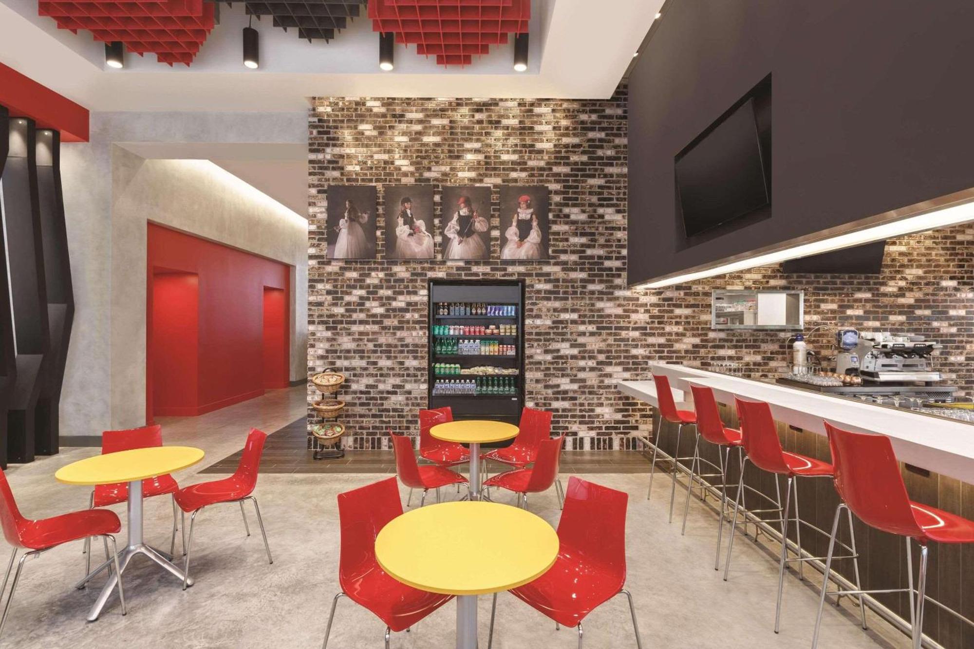 Hotel Radisson Red Miami Airport Miami Springs Zewnętrze zdjęcie