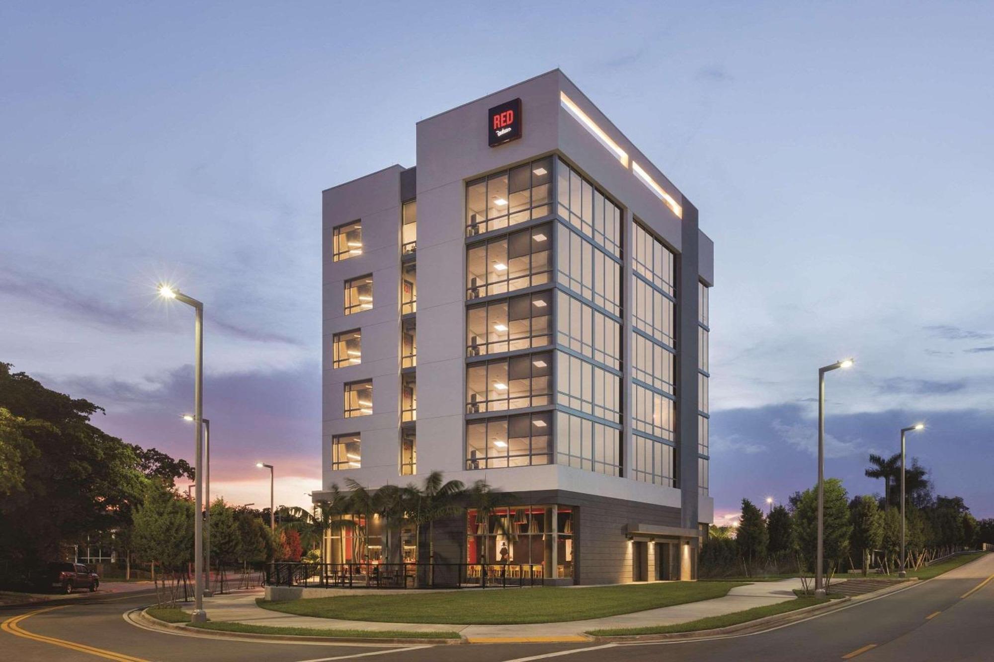 Hotel Radisson Red Miami Airport Miami Springs Zewnętrze zdjęcie